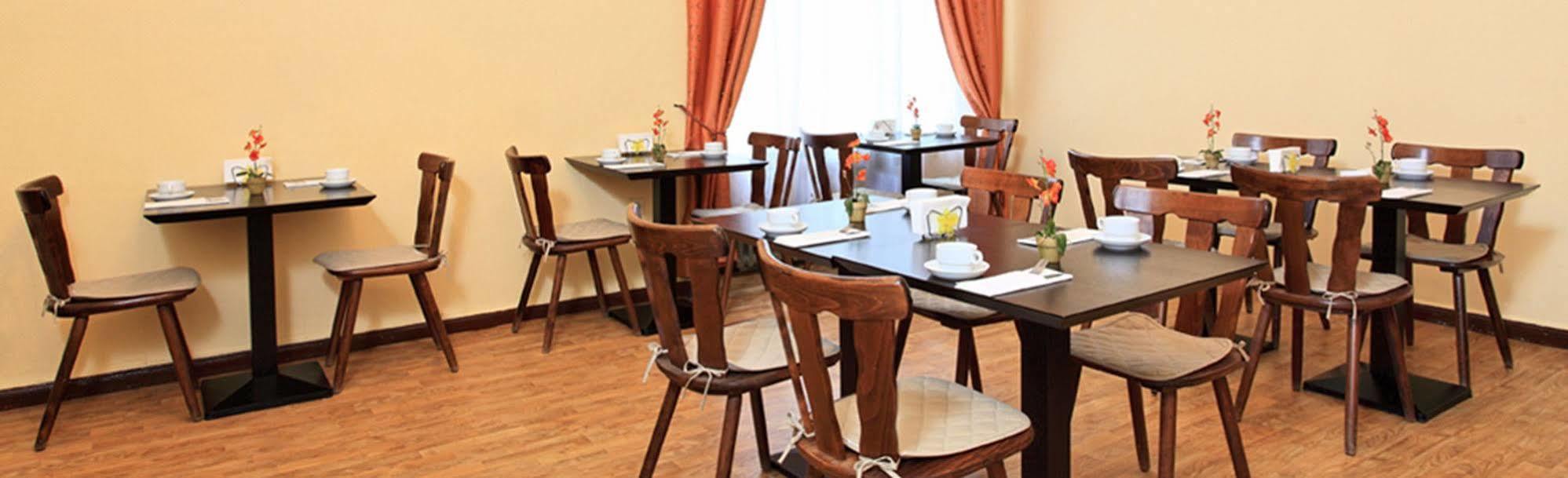 Hotel-Pension Cortina Berlin Luaran gambar